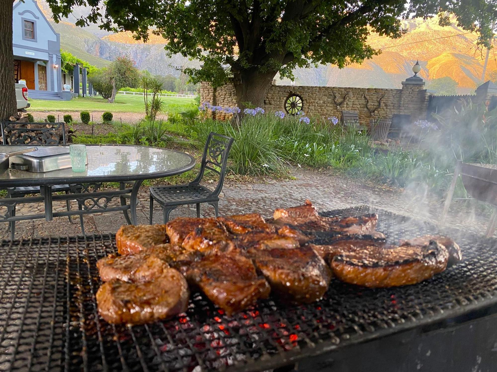Hotel Oaksrest Vineyards Guest Farm Ladismith Exterior foto